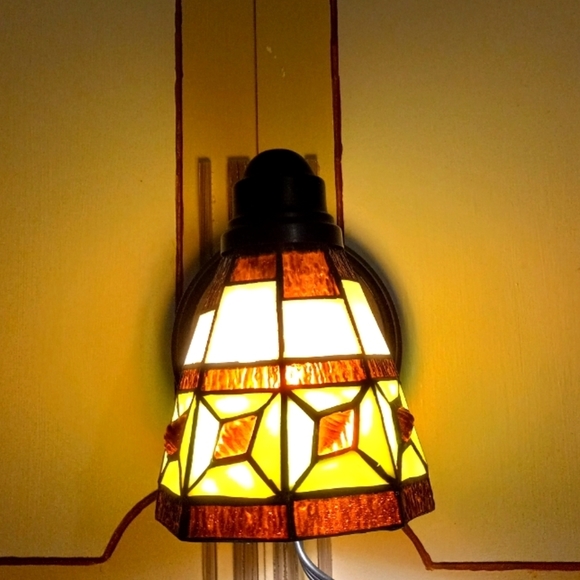 VINTAGE Tiffany Style Wall Lamp - Picture 1 of 11